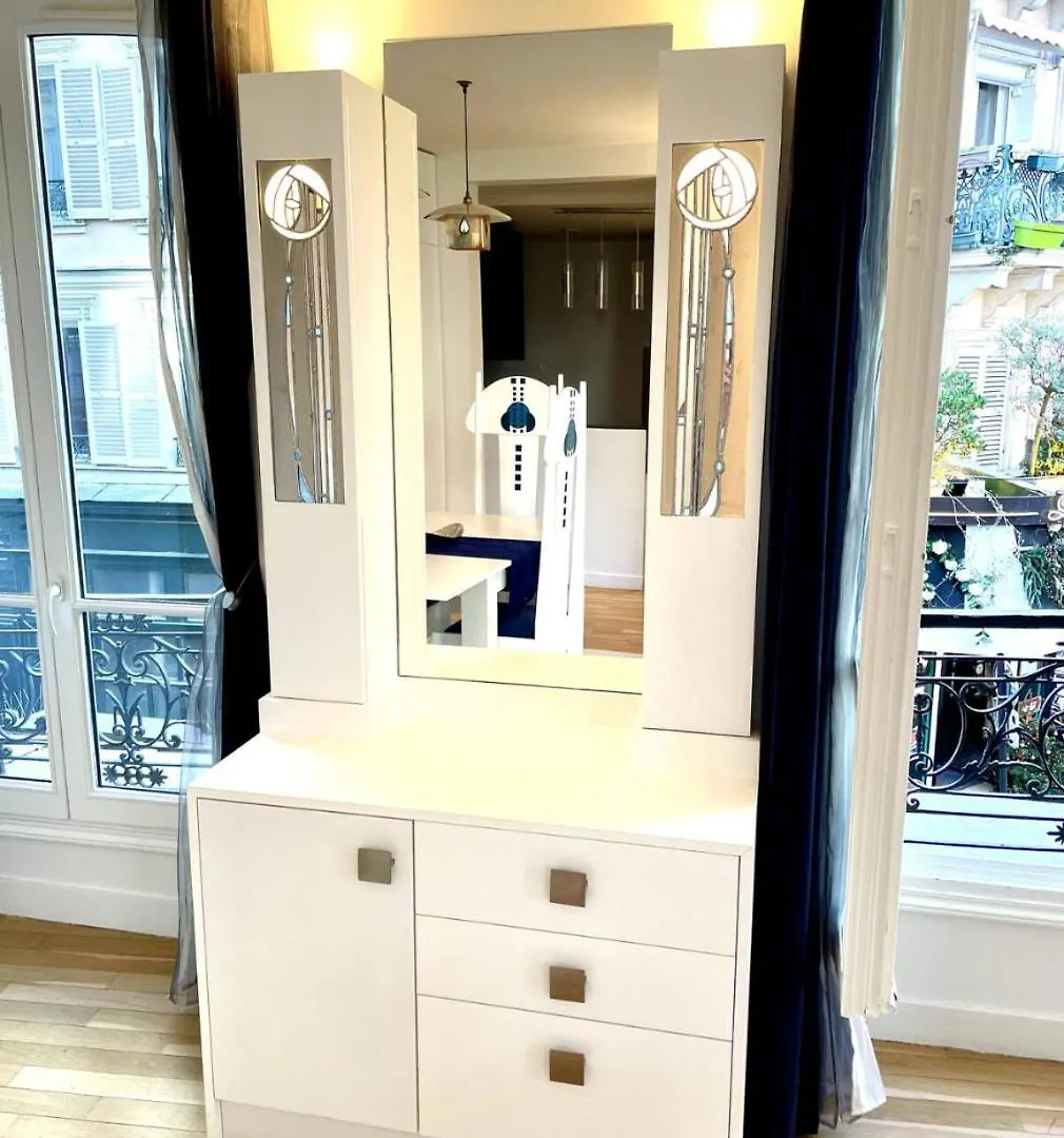 Lovely Montmartre Apartment Paris